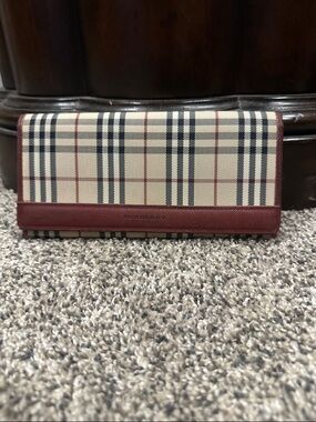 Burberry Classic Beige Check Wallet with Burgundy Trim